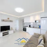 Apartament And Sea 2 *